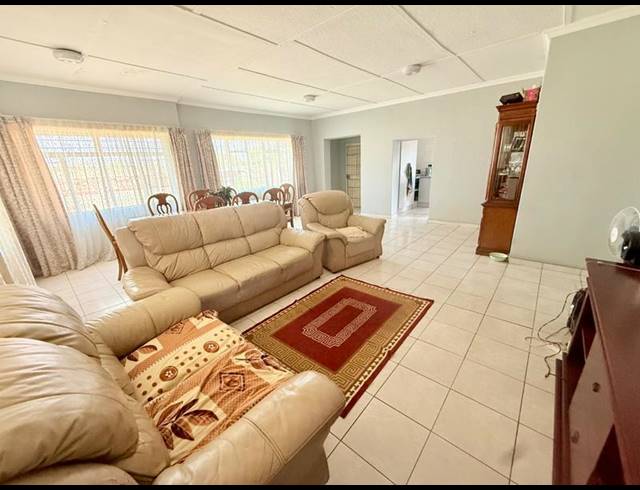 3 BEDROOM HOUSE FOR SALE IN VANDERBIJLPARK CW 5